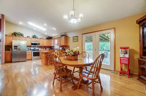 Dining - 429 Reeder Rd, Blanchester, OH 45107 photo 2 of 5