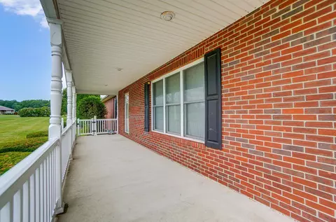 Exterior - 429 Reeder Rd, Blanchester, OH 45107 photo 6 of 16