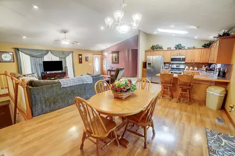 Dining - 429 Reeder Rd, Blanchester, OH 45107 photo 3 of 5
