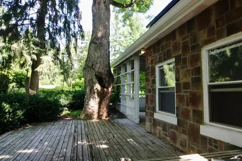 Exterior - 2409 Eckert Rd, Mansfield, OH 44904 photo 5 of 15