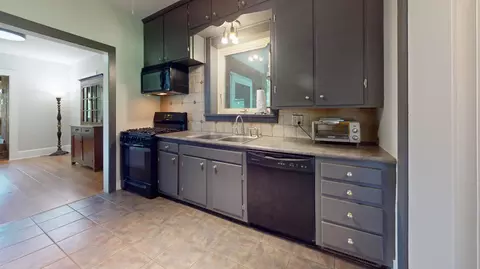 Kitchen - 2409 Eckert Rd, Mansfield, OH 44904 photo 2 of 3