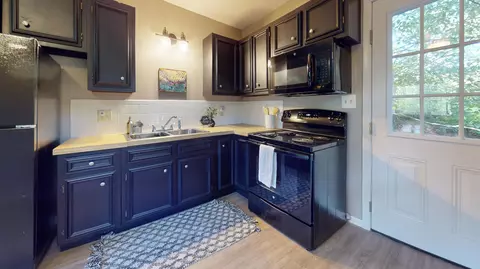 Kitchen - 2409 Eckert Rd, Mansfield, OH 44904 photo 3 of 3