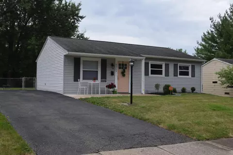 5269 Zimmer Dr, Columbus, OH 43232