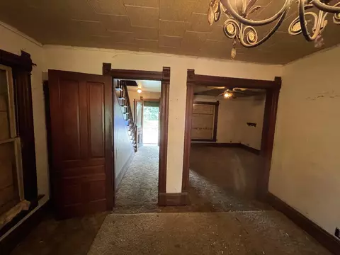 Entry Way - 120 E Ohio St, Kenton, OH 43326 photo 2 of 3