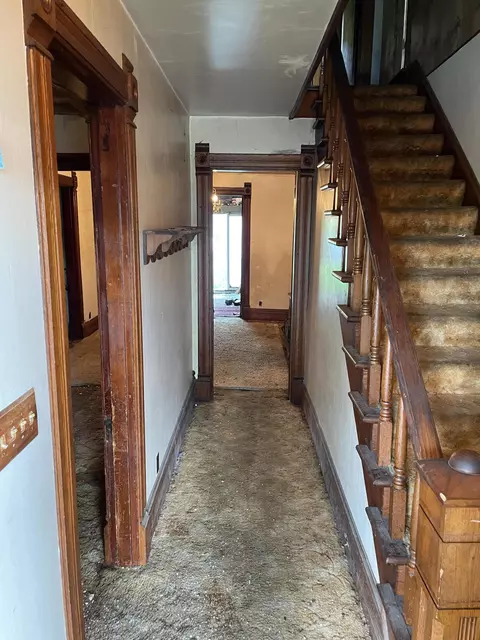 Entry Way - 120 E Ohio St, Kenton, OH 43326 photo 3 of 3