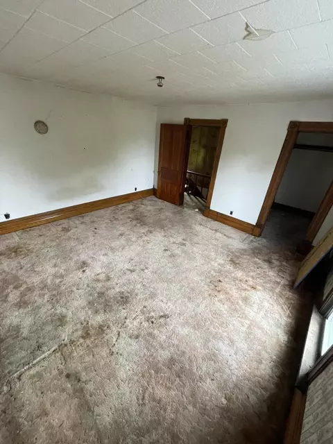 Bedroom - 120 E Ohio St, Kenton, OH 43326 photo 2 of 4