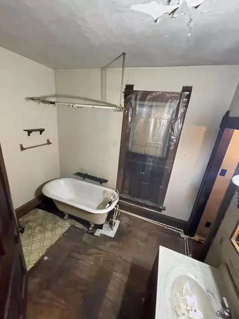 Bath - 120 E Ohio St, Kenton, OH 43326 photo 2 of 2