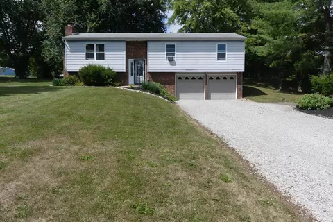 5222 Deeds Rd SW, Pataskala, OH 43062