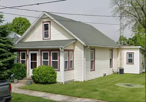 215 Walnut St, Port Clinton, OH 43452