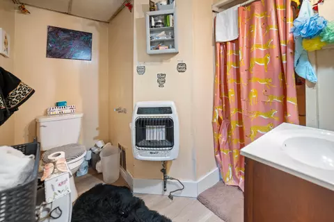 Bath - 367 Springmill St, Mansfield, OH 44903 photo 1 of 2
