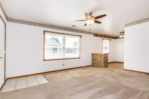 323-325 E Monroe St, Baltimore, OH 43105 photo 9