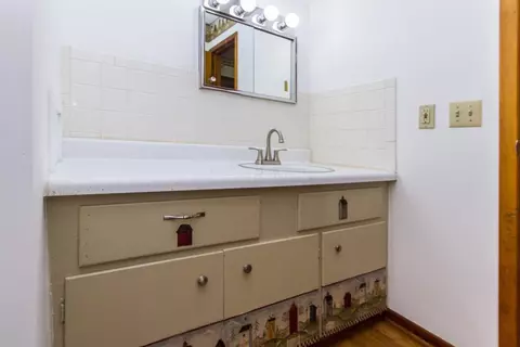 323-325 E Monroe St, Baltimore, OH 43105 photo 17