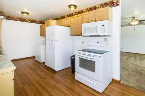 323-325 E Monroe St, Baltimore, OH 43105 photo 11