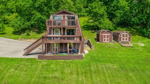 176 Valley View Dr, Heath, OH 43056