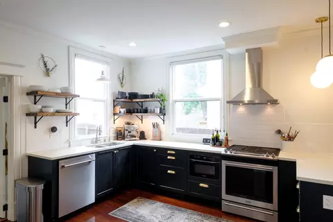 Kitchen - 630 E 4th Ave, Columbus, OH 43201 photo 4 of 10