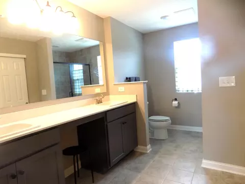 Bath - 6342 Boone Dr, Powell, OH 43065 photo 2 of 4