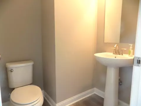 Bath - 6342 Boone Dr, Powell, OH 43065 photo 1 of 4