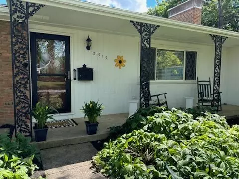 2319 Nayland Rd, Columbus, OH 43220