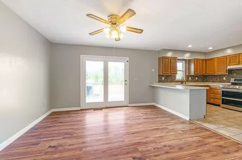 Living - 4120 Sintz Rd, Springfield, OH 45504 photo 4 of 8