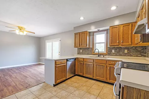 Kitchen - 4120 Sintz Rd, Springfield, OH 45504 photo 4 of 4