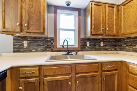 Kitchen - 4120 Sintz Rd, Springfield, OH 45504 photo 2 of 4
