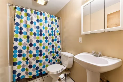 Bath - 4120 Sintz Rd, Springfield, OH 45504 photo 7 of 8