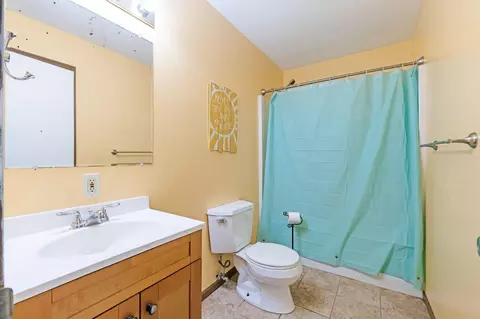 Bath - 4120 Sintz Rd, Springfield, OH 45504 photo 4 of 8