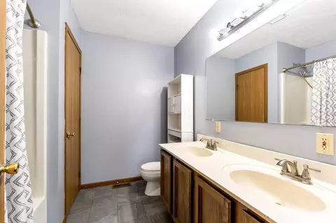 Bath - 4120 Sintz Rd, Springfield, OH 45504 photo 1 of 8