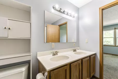 Bath - 4120 Sintz Rd, Springfield, OH 45504 photo 2 of 8