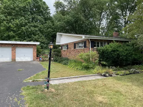 832 Mcnaughten Rd, Columbus, OH 43213