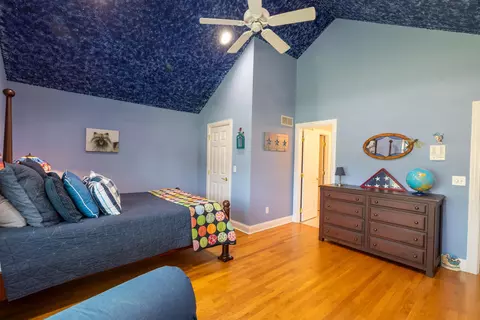 Bedroom - 4217 Penrith Ct, Dublin, OH 43016 photo 8 of 10