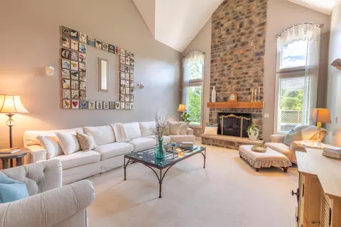 Living - 4217 Penrith Ct, Dublin, OH 43016 photo 2 of 5