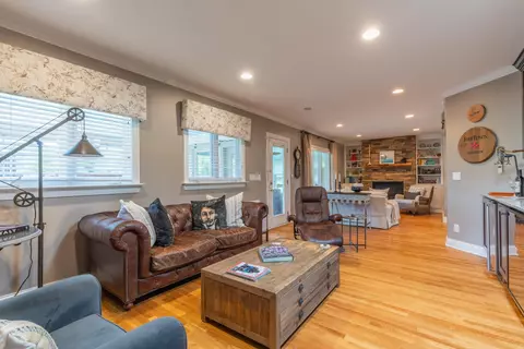 Living - 4217 Penrith Ct, Dublin, OH 43016 photo 3 of 5