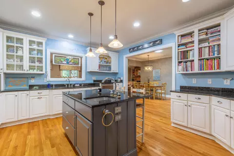 Kitchen - 4217 Penrith Ct, Dublin, OH 43016 photo 5 of 5