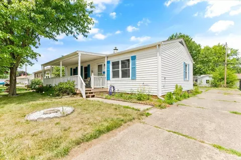 4724 Midlane Dr, Hilliard, OH 43026