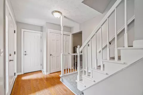Entry Way - 5515 Glasgow Pl, Columbus, OH 43235 photo 1 of 3