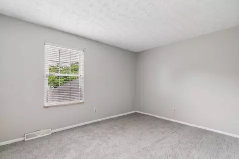 Bedroom - 5515 Glasgow Pl, Columbus, OH 43235 photo 3 of 8