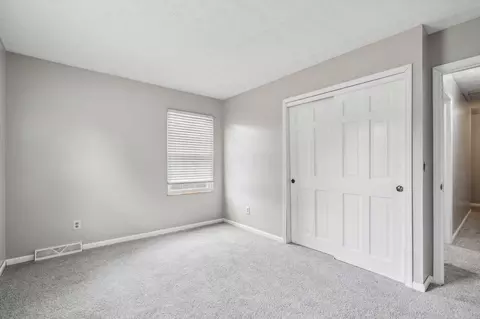 Bedroom - 5515 Glasgow Pl, Columbus, OH 43235 photo 6 of 8