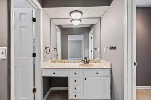 Bath - 5515 Glasgow Pl, Columbus, OH 43235 photo 2 of 5
