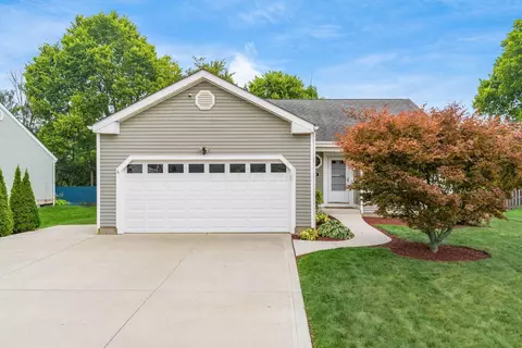 128 Windward Dr, Pataskala, OH 43062