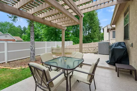 Exterior - 8625 Libra Rd, Dublin, OH 43016 photo 5 of 8
