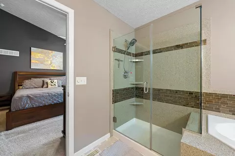 Bath - 8625 Libra Rd, Dublin, OH 43016 photo 1 of 4