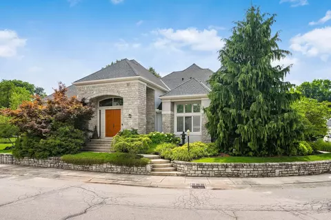 801 Crestway Dr, Columbus, OH 43235