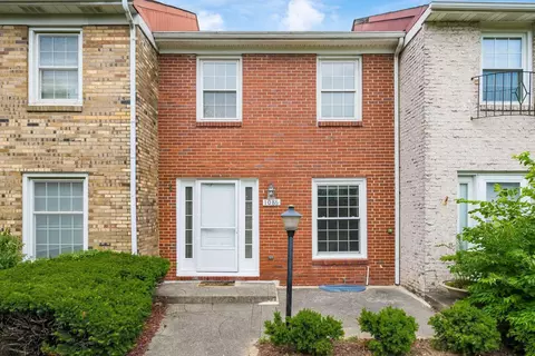 1086 Hardesty Pl W, Columbus, OH 43204