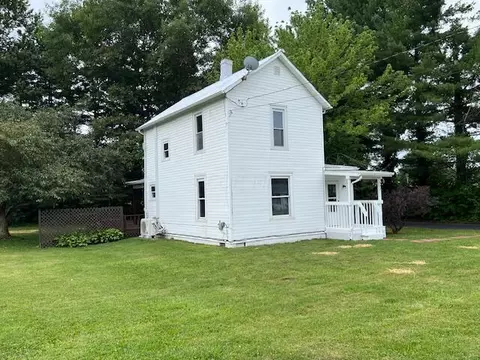 332 Spring St, Utica, OH 43080 photo 2