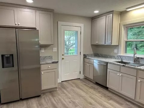 332 Spring St, Utica, OH 43080 photo 5