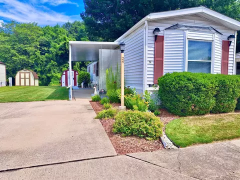 24 Ravine Ridge Dr, Delaware, OH 43015