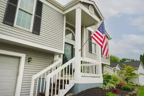 5251 Aurora Dr, Hilliard, OH 43026