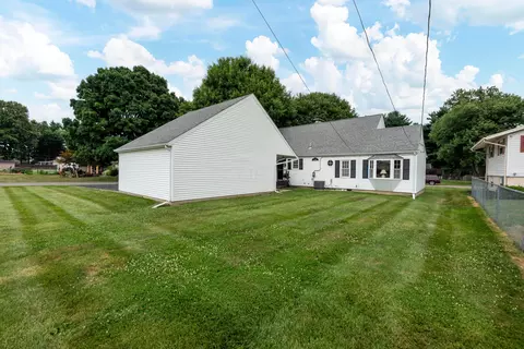Exterior - 80 Greer Dr E, Newark, OH 43055 photo 6 of 9