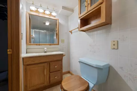 Bath - 80 Greer Dr E, Newark, OH 43055 photo 6 of 6